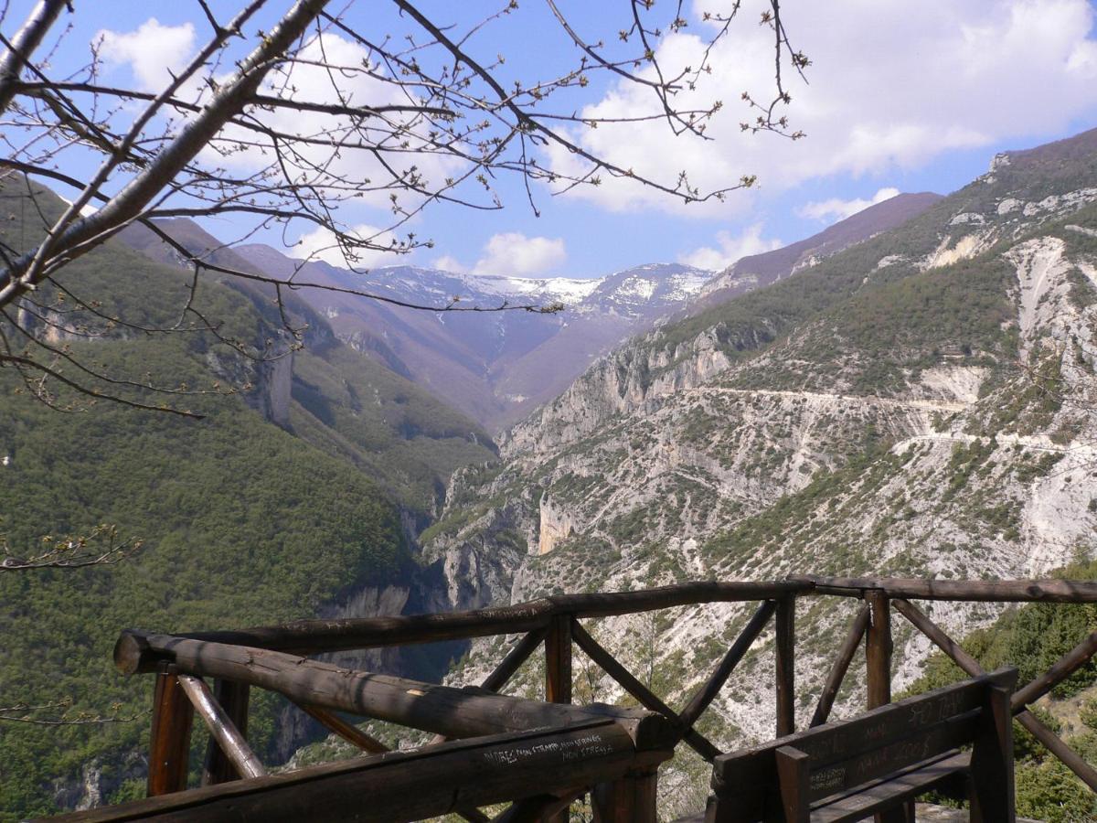 B&B Lo Gnomo Pennapiedimonte Exteriör bild